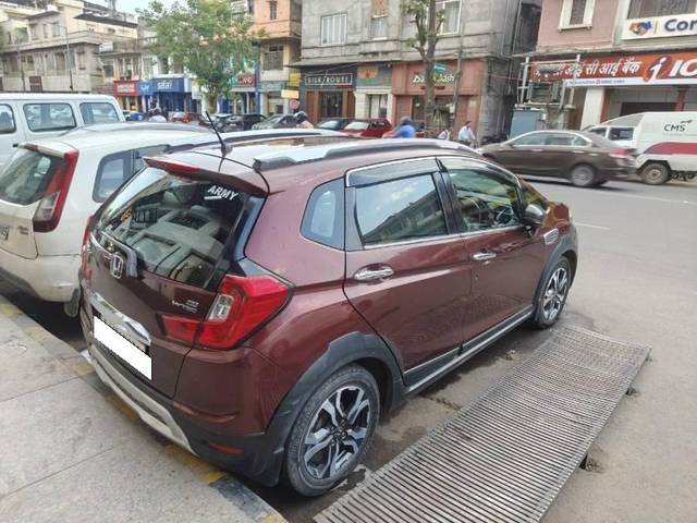 https://images10.gaadi.com/usedcar_image/4553799/original/processed_4c1e2bef-a472-43ae-bce3-a60513b50b33.jpeg?imwidth=6400