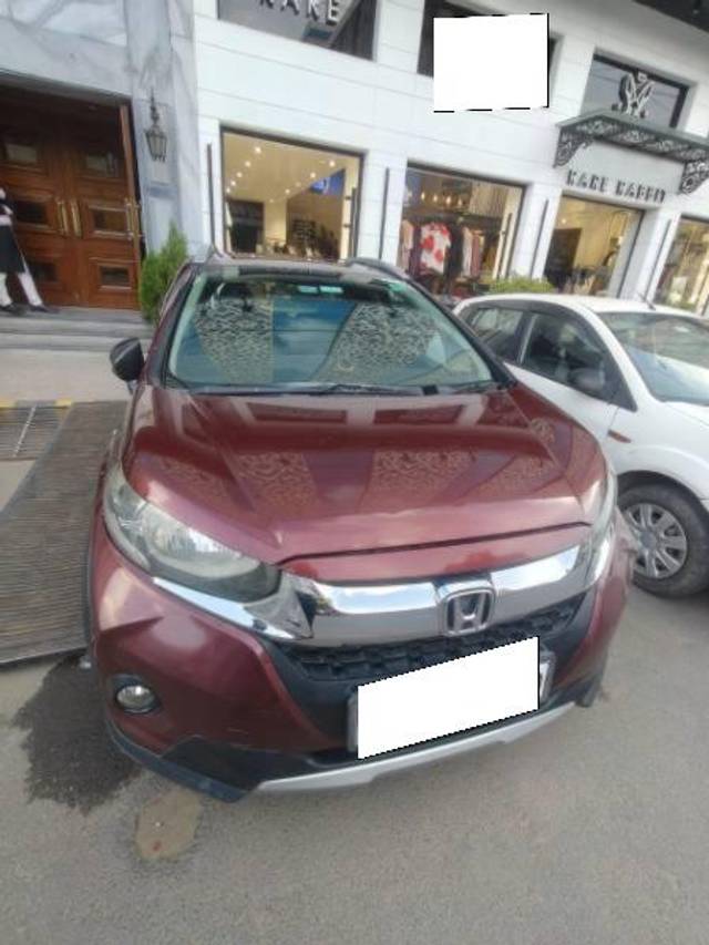 https://images10.gaadi.com/usedcar_image/4553799/original/processed_e6860c28-b860-4caf-a368-2cb9c2f74ab9.jpeg?imwidth=6400