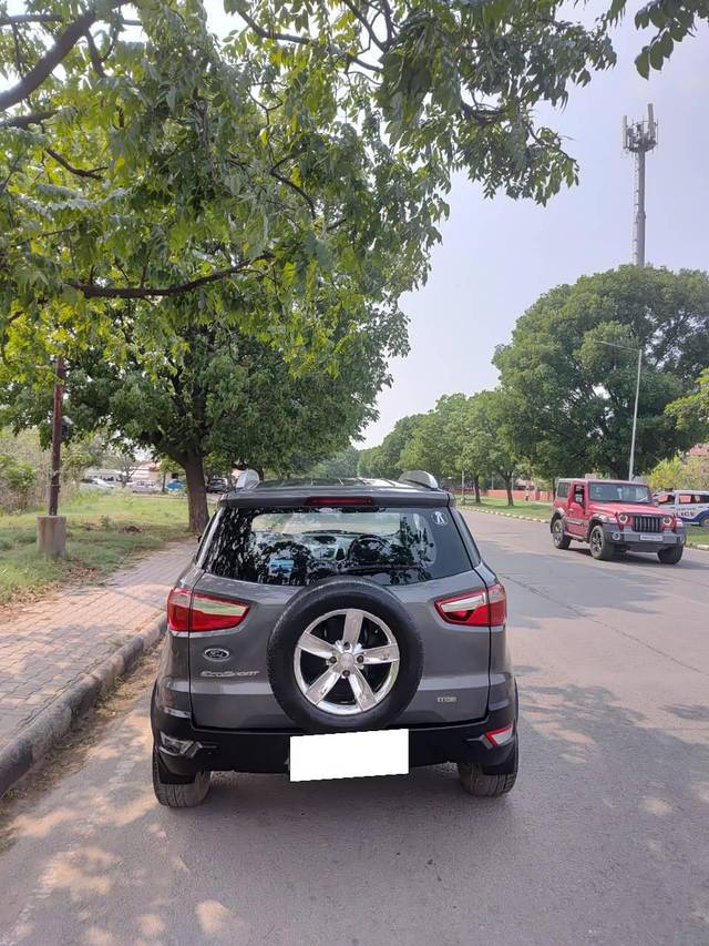 https://images10.gaadi.com/usedcar_image/4553800/original/processed_d591d162c6b3db770d84624bd3755ab1.jpg?imwidth=6401