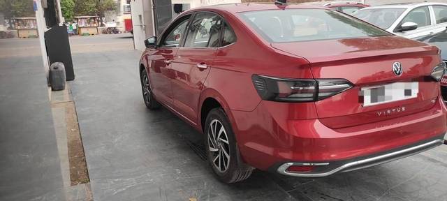 https://images10.gaadi.com/usedcar_image/4553808/original/processed_b0fab17f0c4b4d17e68f42c2e7e6b6a4.jpeg?imwidth=6402