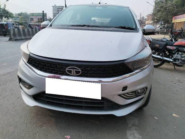 https://images10.gaadi.com/usedcar_image/4553816/original/processed_77cb236d-e606-43f6-b50c-a501ab0b0367.jpg?imwidth=6400