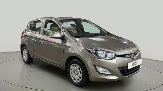 https://images10.gaadi.com/usedcar_image/4553820/original/1a72d943d050a4f49f704f343156a704.jpg?imwidth=6400