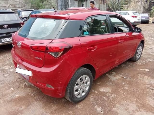 https://images10.gaadi.com/usedcar_image/4553868/original/processed_cbcdbb63-e176-485c-9fae-2302dc4e39d4.jpeg?imwidth=6402