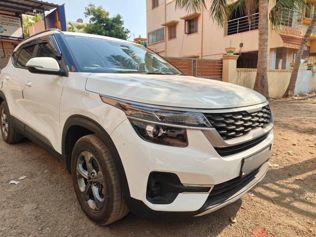 https://images10.gaadi.com/usedcar_image/4553879/original/processed_02b502b211347eb7aec3b1d311bc1274.jpg?imwidth=6402