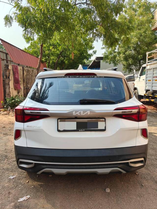 https://images10.gaadi.com/usedcar_image/4553879/original/processed_1aa848dbf368c3ad1902c71406a14e60.jpg?imwidth=6401