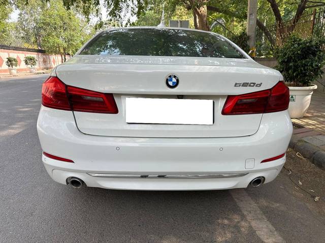 https://images10.gaadi.com/usedcar_image/4553886/original/processed_22f1662cc721b68d268574c041779ca5.jpg?imwidth=6401