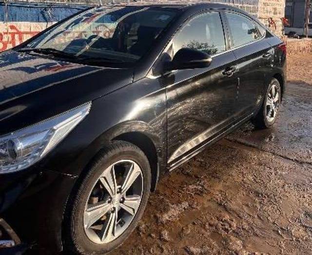 https://images10.gaadi.com/usedcar_image/4553890/original/processed_1eda1df9-e329-4dba-820b-394f78f87162.jpeg?imwidth=6400