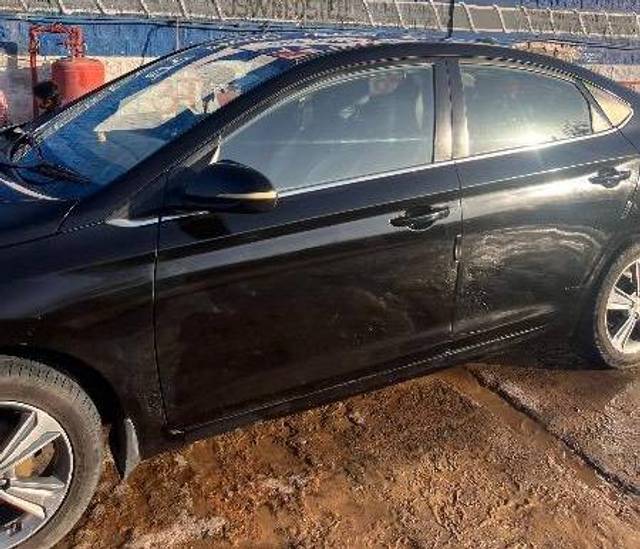 https://images10.gaadi.com/usedcar_image/4553890/original/processed_853c5f65-710a-4352-8334-1af88032cba3.jpeg?imwidth=6402