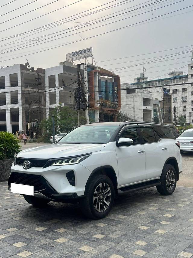 https://images10.gaadi.com/usedcar_image/4553892/original/processed_5fa65401d18f7956ed2ab5604dd8a0de.jpg?imwidth=6402