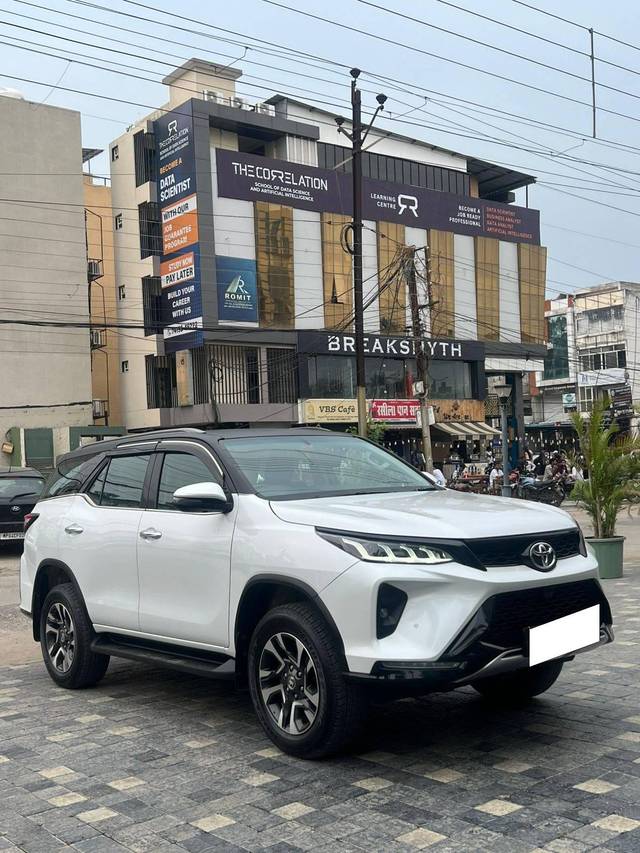 https://images10.gaadi.com/usedcar_image/4553892/original/processed_ce050cc21f3b7301543bd19402ba3daf.jpg?imwidth=6400