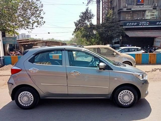https://images10.gaadi.com/usedcar_image/4553894/original/processed_e1767a9b90a91520547d928576ca353c.jpg?imwidth=6401