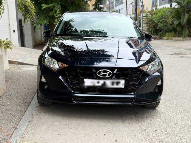 https://images10.gaadi.com/usedcar_image/4553897/original/processed_fa0ef3e6-ff70-432d-98f8-7b239efc600d.jpg?imwidth=6400