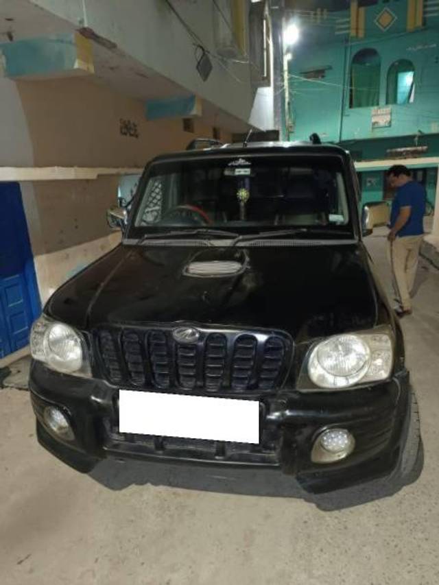 https://images10.gaadi.com/usedcar_image/4553901/original/processed_7969b478-4a3b-4c14-87de-3a0c7f5b36fb.jpg?imwidth=6401
