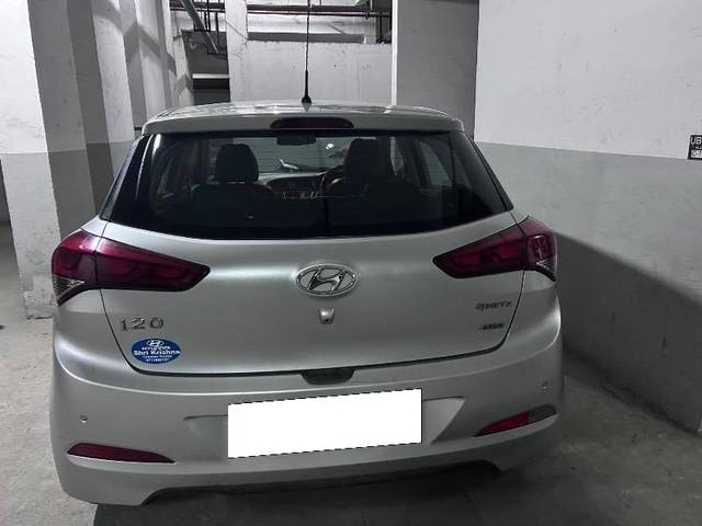 https://images10.gaadi.com/usedcar_image/4553903/original/processed_912301d6-0d35-4f80-8903-e7a3092e3122.jpeg?imwidth=6401