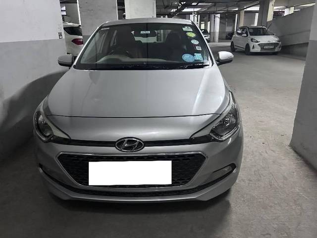 https://images10.gaadi.com/usedcar_image/4553903/original/processed_edbae6c0-9974-498b-9116-3b70f0eac0ac.jpeg?imwidth=6400