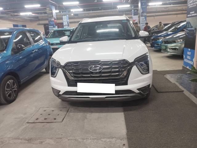 https://images10.gaadi.com/usedcar_image/4553906/original/processed_fbceed5bf915ac121fae383d6ed43c74.jpg?imwidth=6402