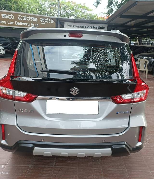 https://images10.gaadi.com/usedcar_image/4553907/original/processed_15db11e98799ed8a409ecf94dd2f8b10.jpg?imwidth=6402