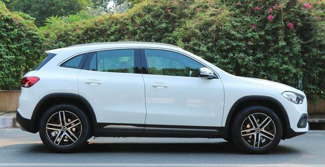 https://images10.gaadi.com/usedcar_image/4553925/original/26dd6960cb70bbe56e0709a3104e12aa.jpeg?imwidth=6401
