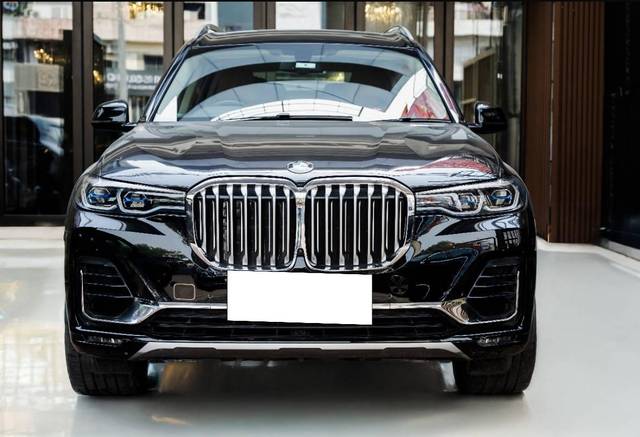 https://images10.gaadi.com/usedcar_image/4553933/original/processed_afa076eb-044c-421e-877c-7c452ac9534a.jpg?imwidth=6400