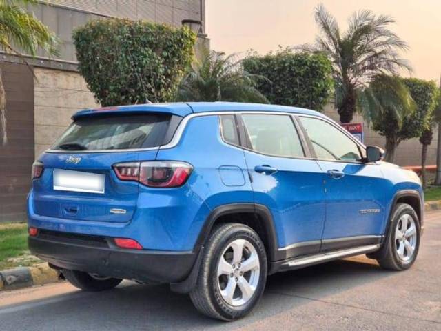 https://images10.gaadi.com/usedcar_image/4553936/original/processed_e5ca2a272721a3c7a6ac99362834d894.jpeg?imwidth=6402