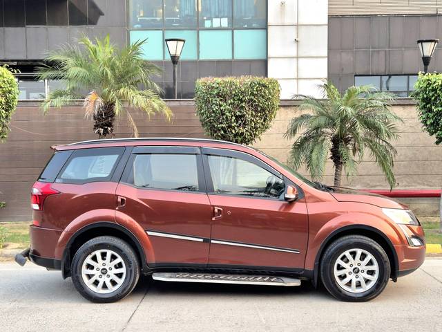https://images10.gaadi.com/usedcar_image/4553953/original/processed_88ff53c6bceb8f964edce082997b4710.jpeg?imwidth=6401