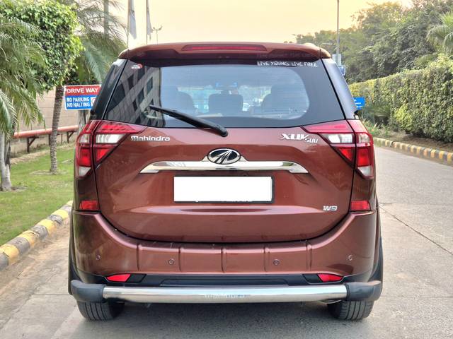 https://images10.gaadi.com/usedcar_image/4553953/original/processed_ec6996ded1604ac050e5f828b85c53e8.jpeg?imwidth=6402