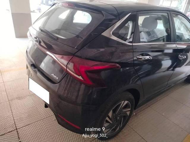 https://images10.gaadi.com/usedcar_image/4553986/original/processed_879c51f2-604e-4c9d-b4a8-e1d3251b33d3.jpg?imwidth=6402