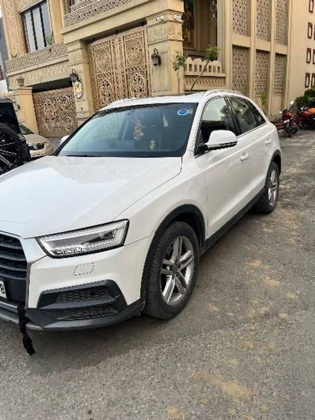 https://images10.gaadi.com/usedcar_image/4554015/original/processed_b5df2d84-a904-4bbc-9ea9-0a1ceb56977d.jpeg?imwidth=6400