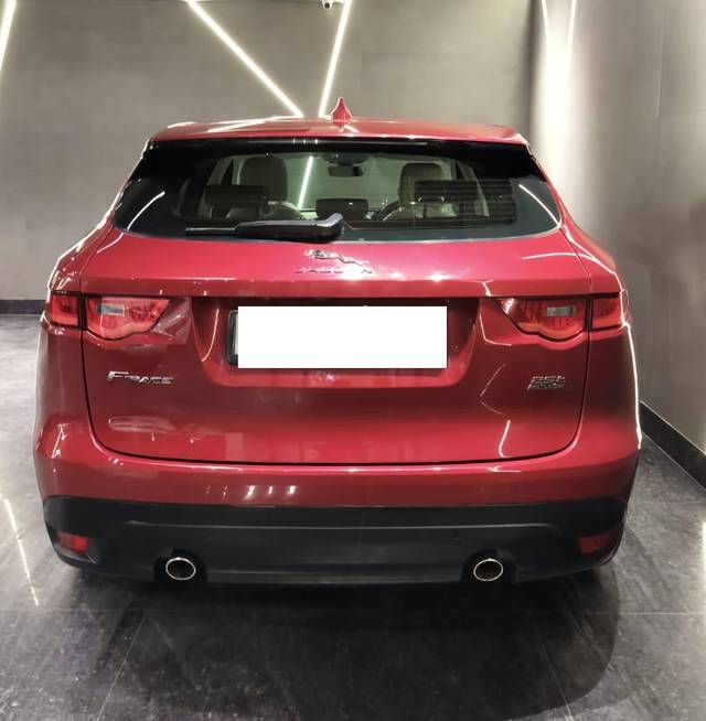 https://images10.gaadi.com/usedcar_image/4554021/original/processed_5bee9df416b62b163219de35e11deeb8.jpeg?imwidth=6402