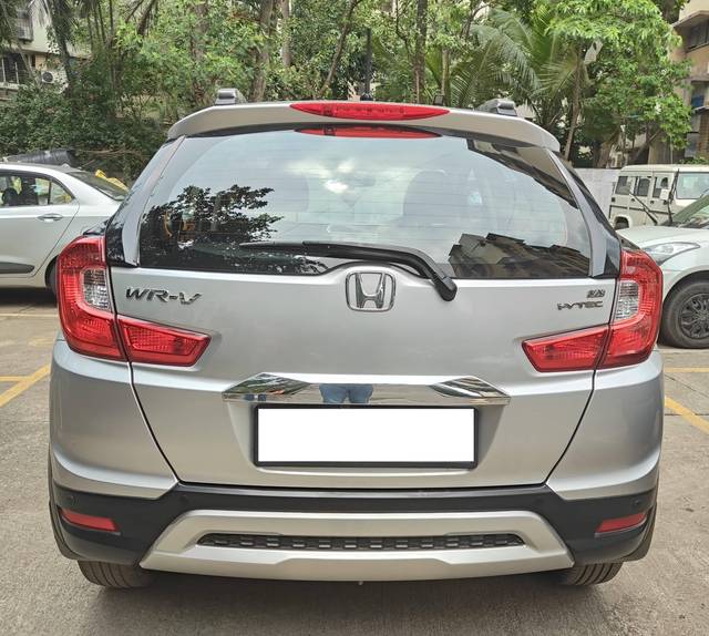 https://images10.gaadi.com/usedcar_image/4554033/original/processed_3b3474955b56ce6628752d78561aea14.jpeg?imwidth=6401