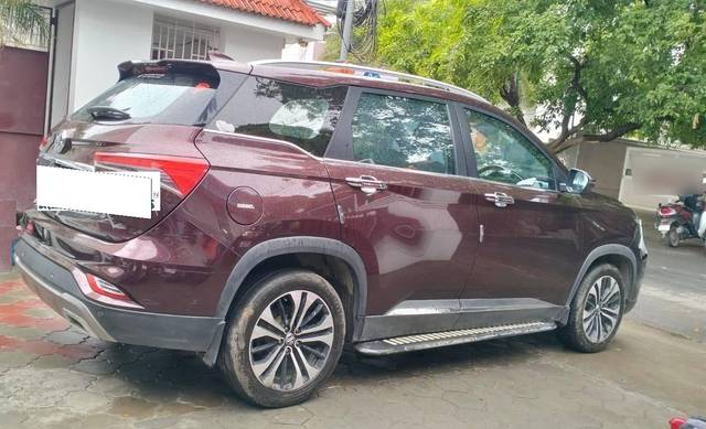 https://images10.gaadi.com/usedcar_image/4554041/original/processed_5b826c44c80496227d509ad5bc1db32a.jpeg?imwidth=6402