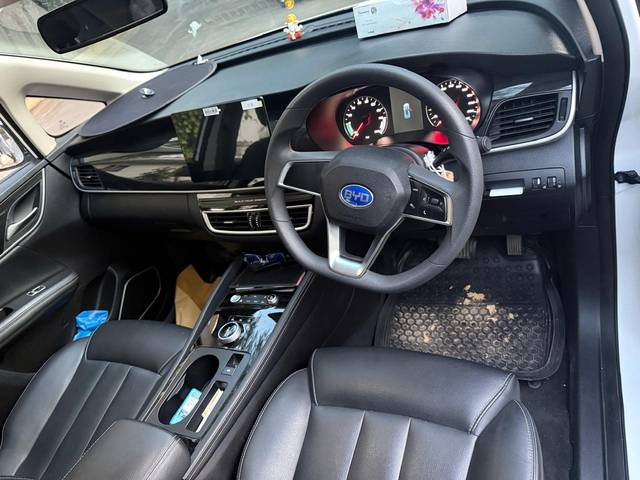 https://images10.gaadi.com/usedcar_image/4554058/original/9ff2eccbc8a5557ba183aacb49e876e1.jpg?imwidth=6402