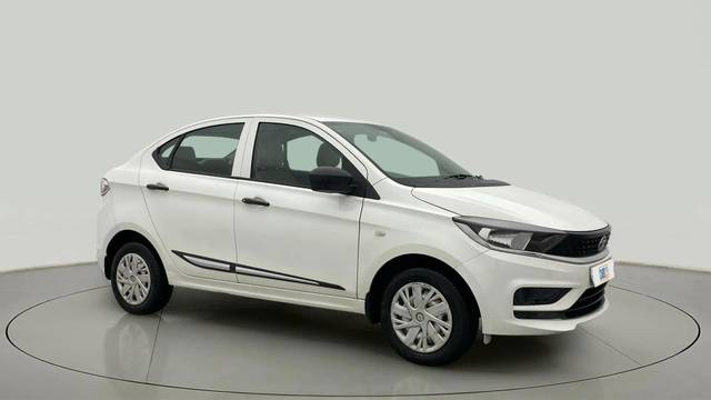https://images10.gaadi.com/usedcar_image/4554112/original/de48d9cde137aaa7ca7e12091d53b2db.jpg?imwidth=6400