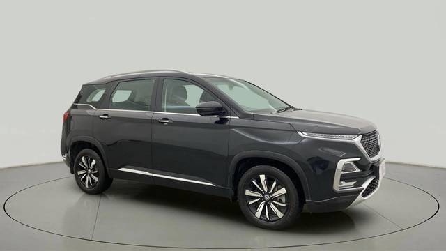 https://images10.gaadi.com/usedcar_image/4554119/original/a7906350016e31efe9531bc3efcf0361.jpg?imwidth=6400