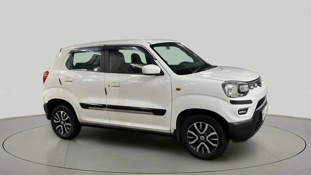https://images10.gaadi.com/usedcar_image/4554126/original/c63c2822cb18d8c3220eaa0eaf3c977a.jpg?imwidth=6400