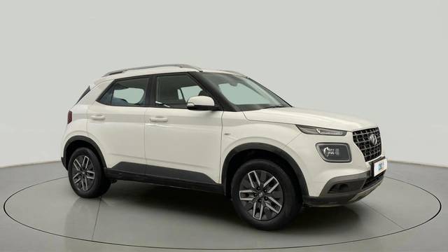 https://images10.gaadi.com/usedcar_image/4554135/original/77c878d49abe76dce10721487b27321c.jpg?imwidth=6400