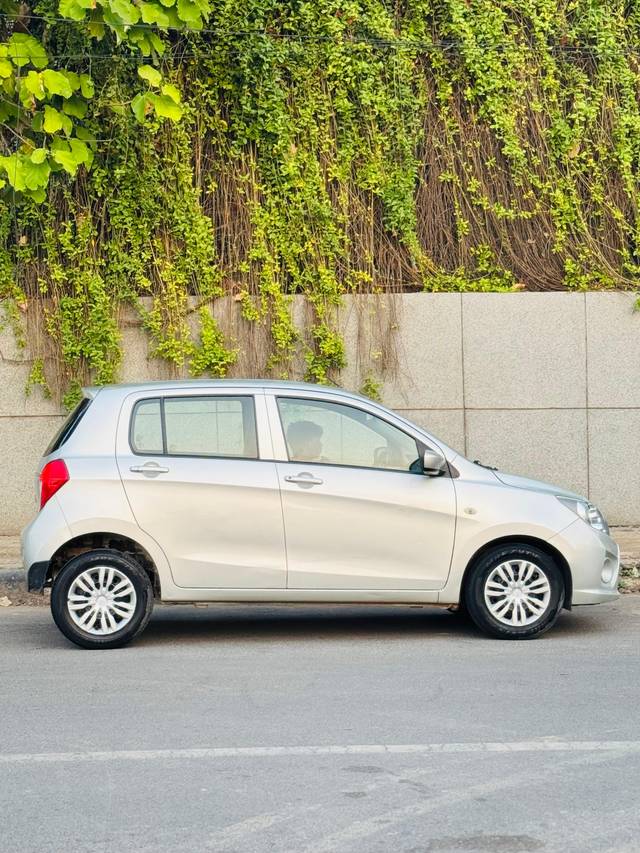 https://images10.gaadi.com/usedcar_image/4554145/original/efb7696b986bf18d479f8a7fe535b115.jpg?imwidth=6401