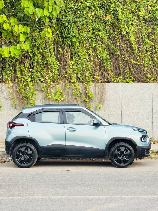https://images10.gaadi.com/usedcar_image/4554186/original/cea4c5db7e76dfba3015cc0df1e7ec9c.jpg?imwidth=6401