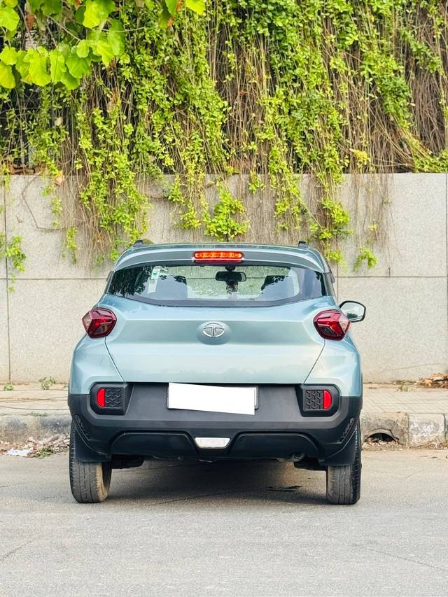 https://images10.gaadi.com/usedcar_image/4554186/original/processed_6d8c3d33a90e87a801c3db736578d041.jpg?imwidth=6402