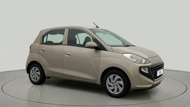 https://images10.gaadi.com/usedcar_image/4554188/original/dd602439776f7101abbf1675e17cc48e.jpg?imwidth=6400