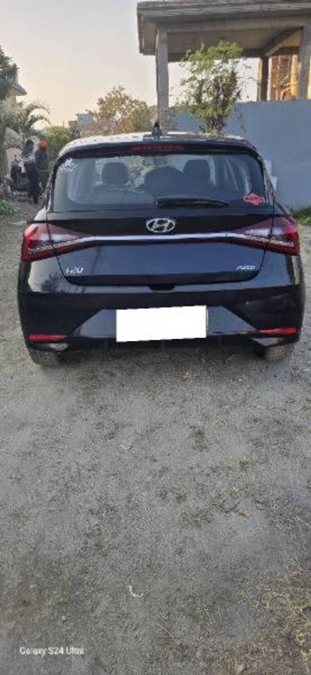 https://images10.gaadi.com/usedcar_image/4554194/original/processed_792539a4-4f5f-4b77-9762-aa0e050c134f.jpg?imwidth=6400