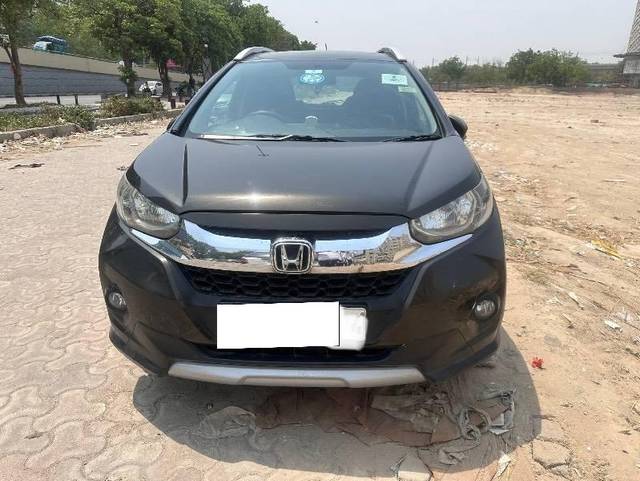 https://images10.gaadi.com/usedcar_image/4554212/original/processed_4c93852d-ca40-4f92-9191-c6380d524a5d.jpeg?imwidth=6400