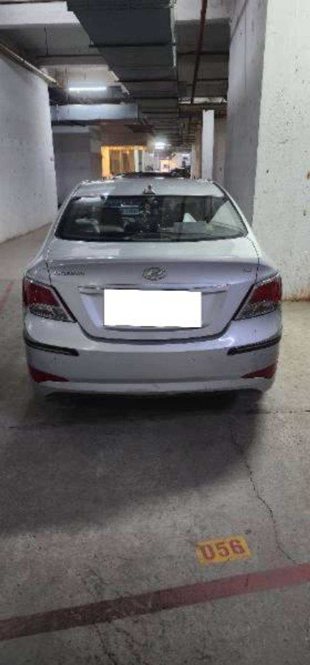 https://images10.gaadi.com/usedcar_image/4554237/original/processed_159d56ea-ec85-43c5-ab66-d5d85d2d06f0.jpg?imwidth=6401
