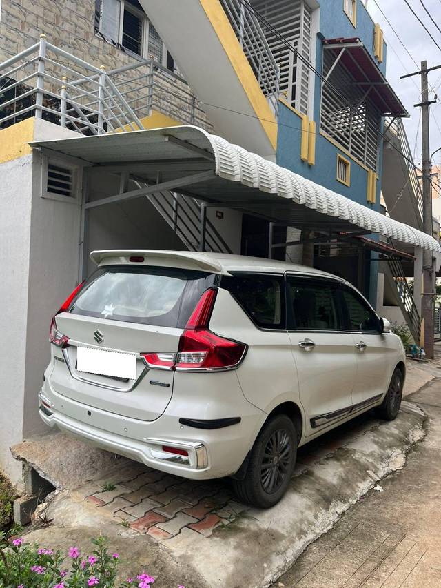 https://images10.gaadi.com/usedcar_image/4554272/original/processed_f3d46d37-2803-43b9-9f7d-c54d82fd035e.jpg?imwidth=6401