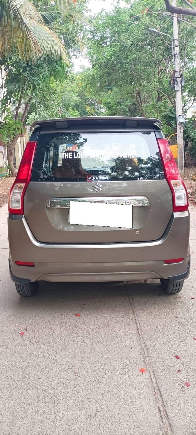 https://images10.gaadi.com/usedcar_image/4554284/original/processed_ecdbce14-c62e-4ce3-af61-df12bfc532e5.jpg?imwidth=6402
