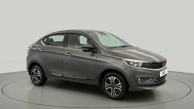 https://images10.gaadi.com/usedcar_image/4554300/original/1f2b44afd134a860d577f27027abbbf8.jpg?imwidth=6400