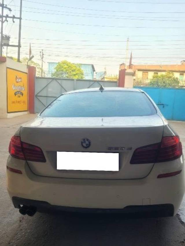 https://images10.gaadi.com/usedcar_image/4554302/original/processed_3284642a-3edd-4099-b730-1bd2871e7329.jpeg?imwidth=6402