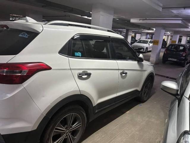 https://images10.gaadi.com/usedcar_image/4554322/original/processed_425e6a35-0374-4846-bd43-15b93005ff66.jpeg?imwidth=6402