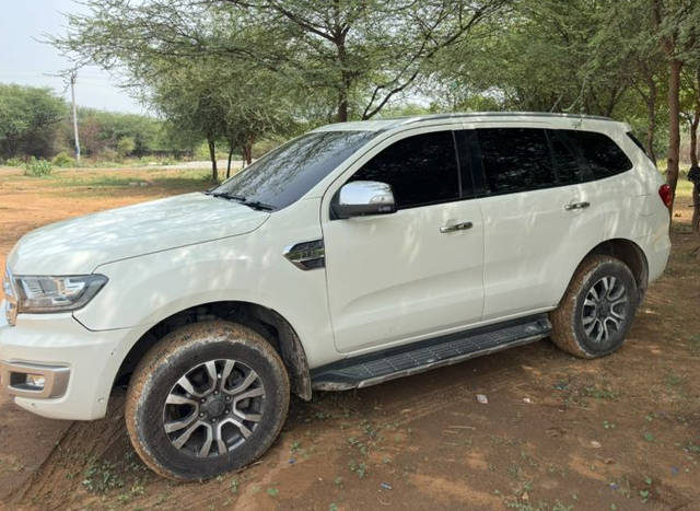 https://images10.gaadi.com/usedcar_image/4554361/original/22d26241-75e4-49b4-8989-4f3216c88072.png?imwidth=6401