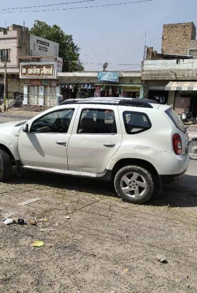 https://images10.gaadi.com/usedcar_image/4554375/original/processed_0916035c-c005-460e-af92-cbdf5e9ff642.jpg?imwidth=6400